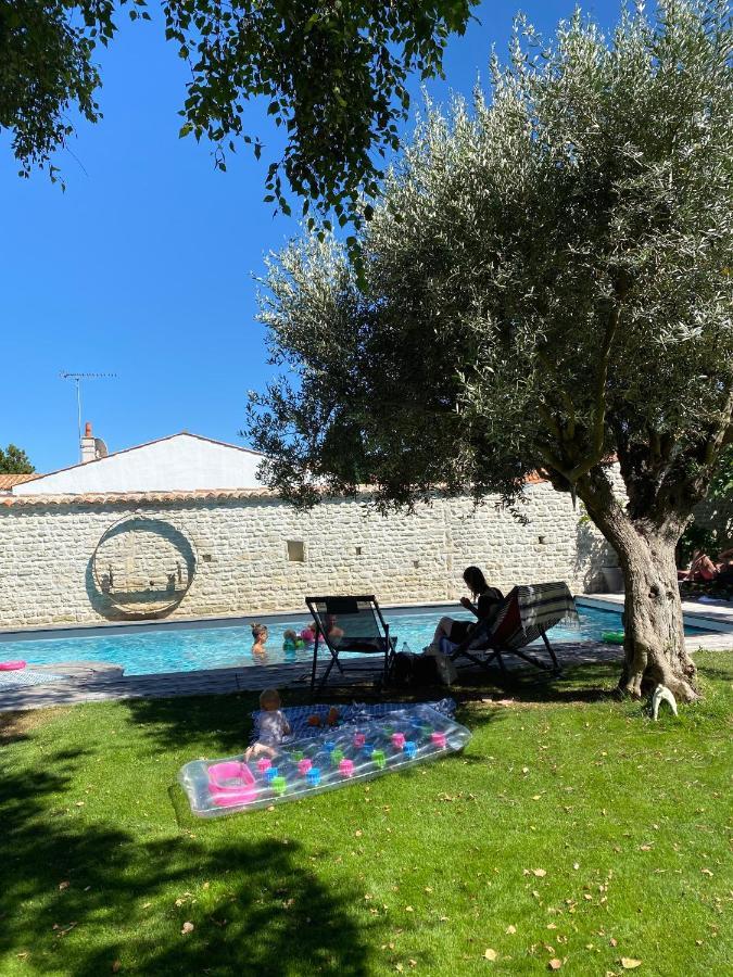 Un Banc Au Soleil Panzió Marsilly  Kültér fotó